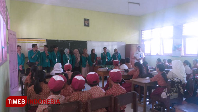 Di Desa Bambang, KKN 13 Unisma Malang Terapkan Perilaku Hidup Bersih dan Sehat